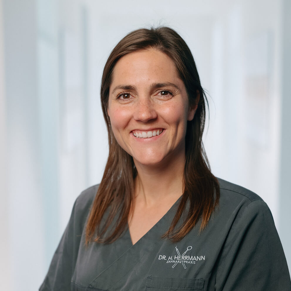 Christina Mayer: Dentalhygienikerin / Prophylaxe Leitung